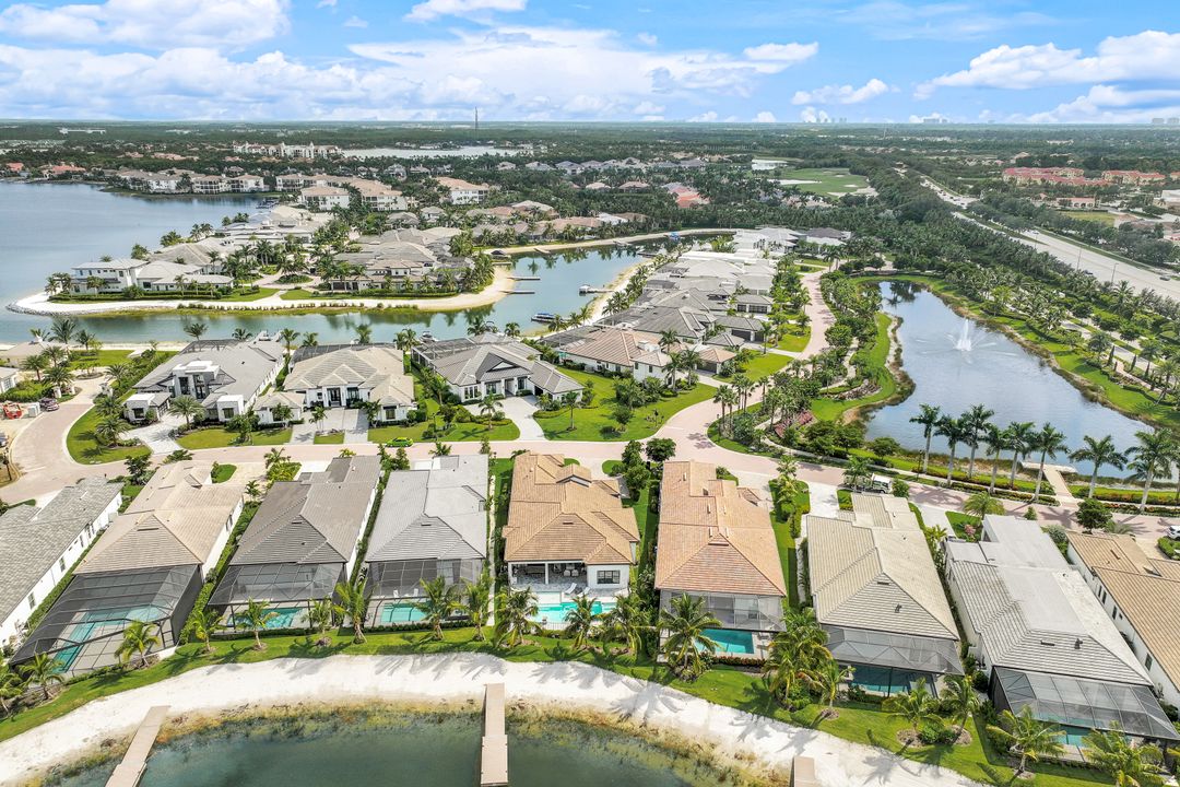 10461 Trevi Isle Wy, Miromar Lakes, FL 33913