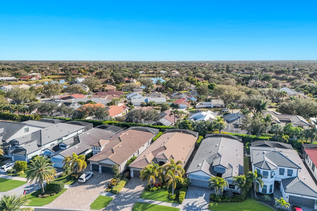 10126 Palazzo Dr, Naples, FL 34119