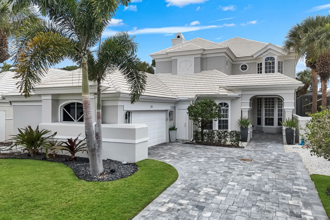 15303 Devon Green Ln, Naples, FL 34110