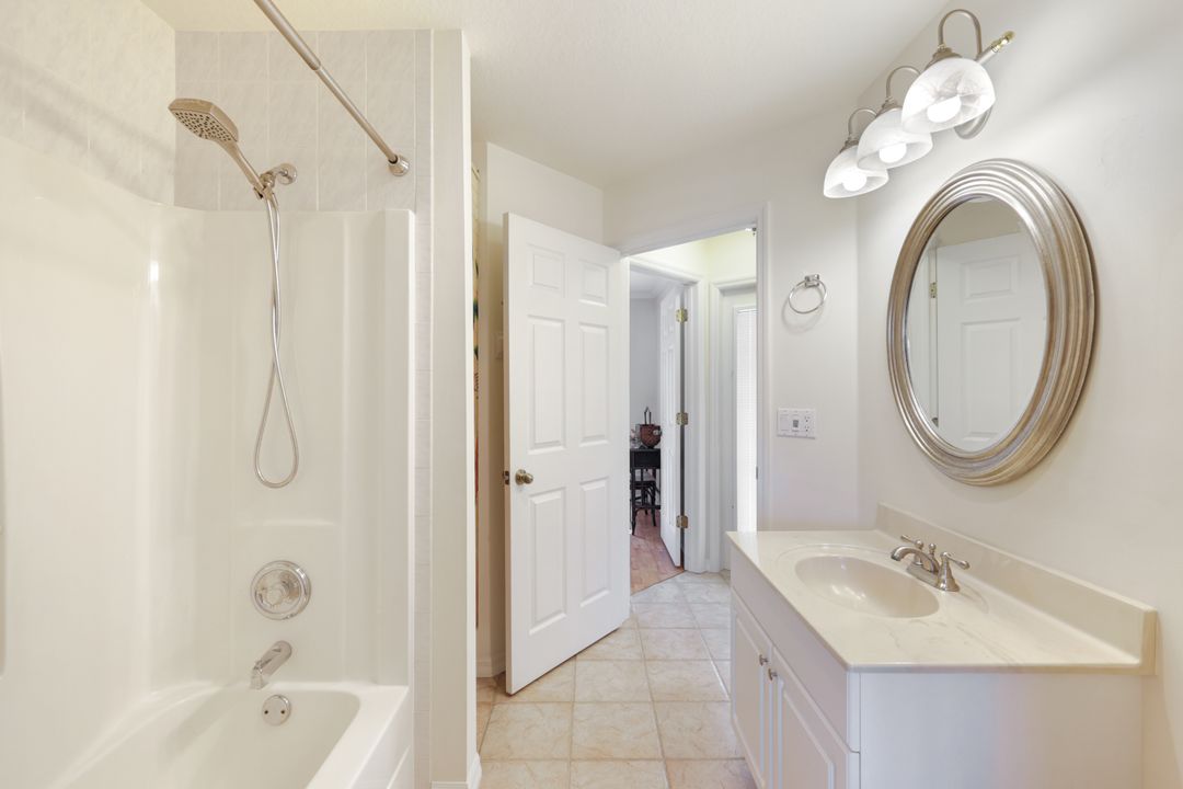 3510 SE 5th Pl, Cape Coral, FL 33904