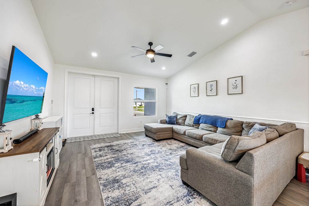 3309 16th St SW, Lehigh Acres, FL 33976