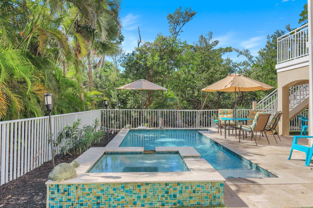 1111 Schooner Pl, Sanibel, FL 33957