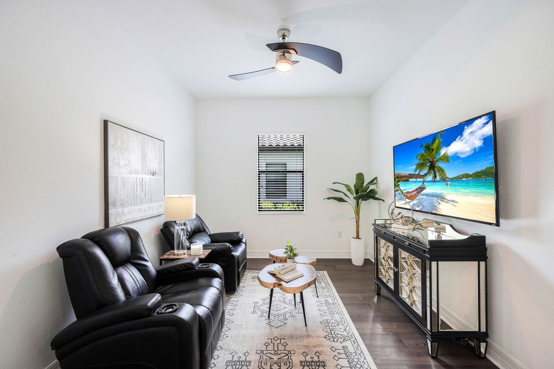 2130 Antigua Ln, Naples, FL 34120