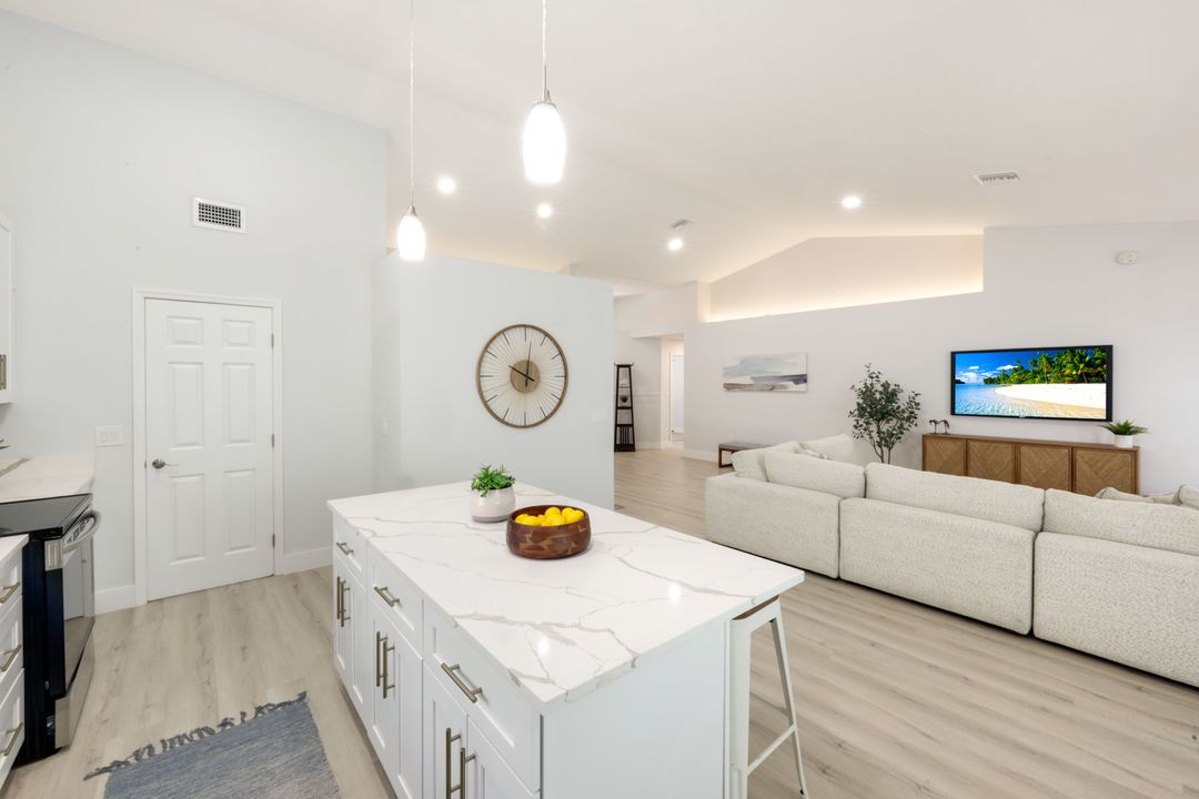 12800 Eagle Pointe Cir, Fort Myers, FL 33913