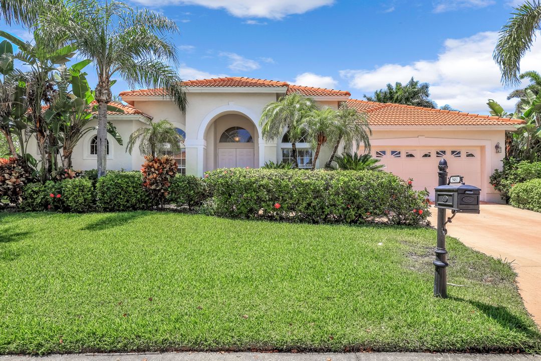 9461 Cedar Creek Dr, Bonita Springs, FL 34135