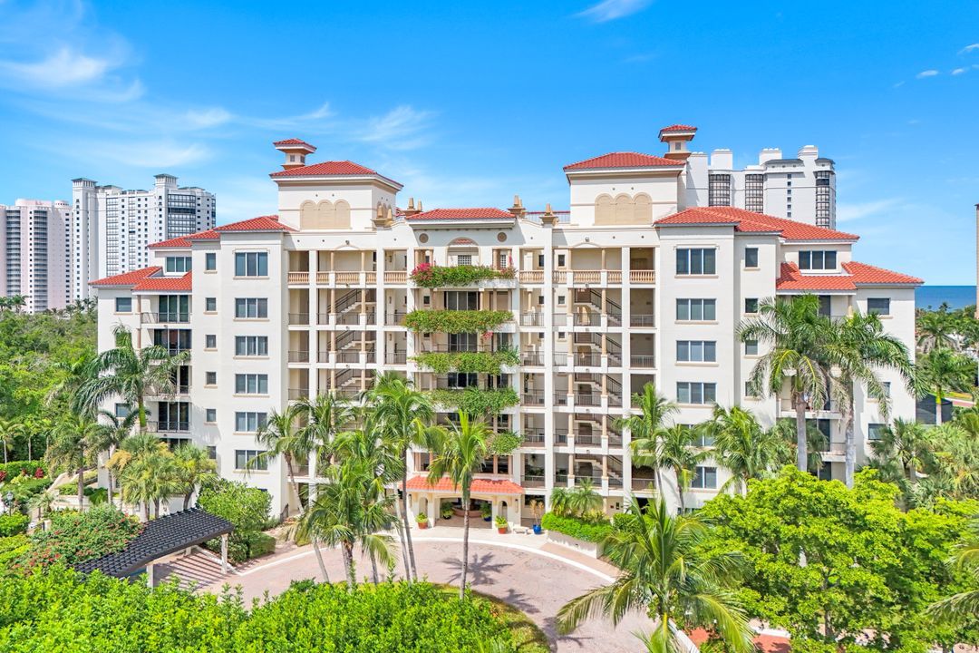 8720 Bay Colony Dr #404, Naples, FL 34108