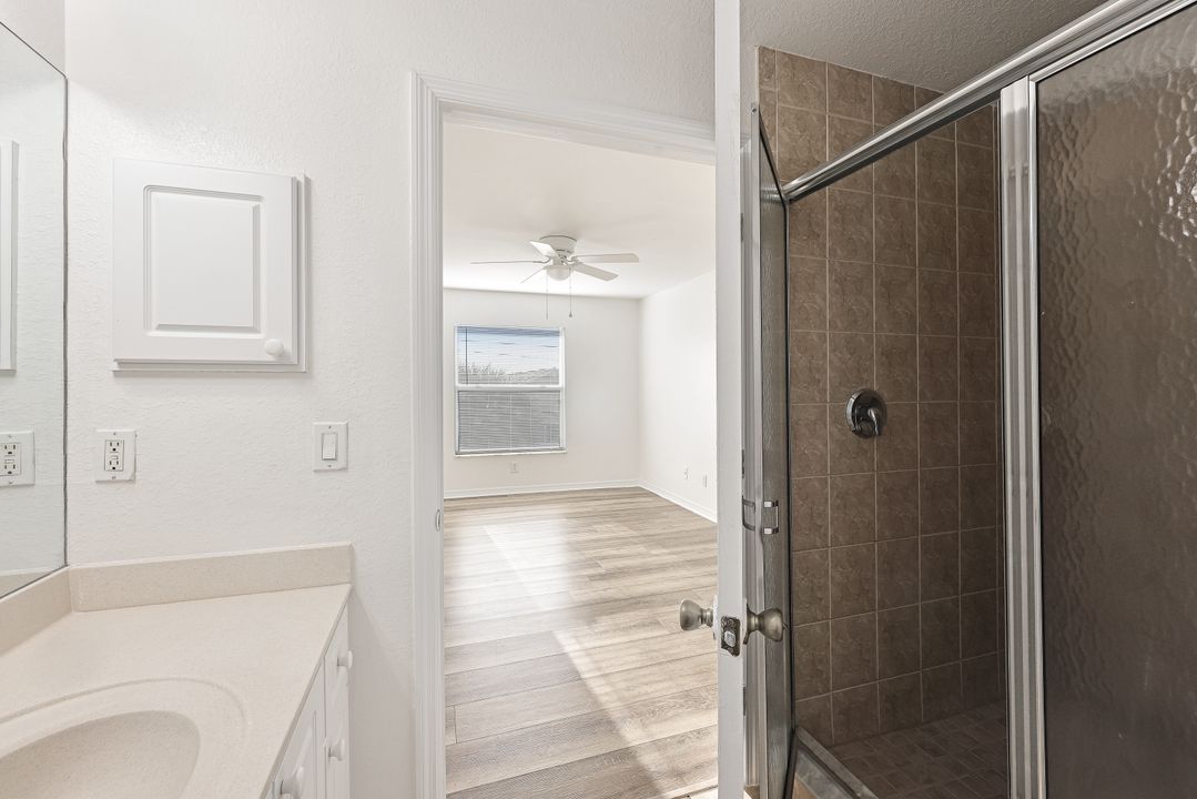 3752 Santa Barbara Blvd #202, Cape Coral, FL 33914