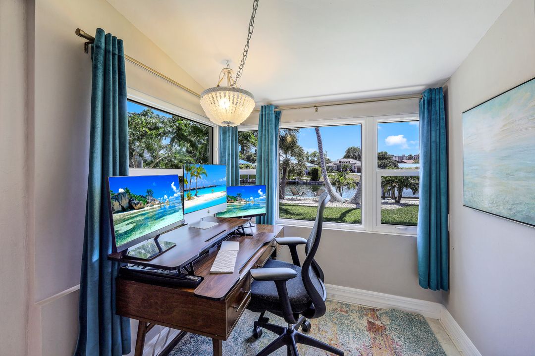 811 Wintergreen Ct, Marco Island, FL 34145