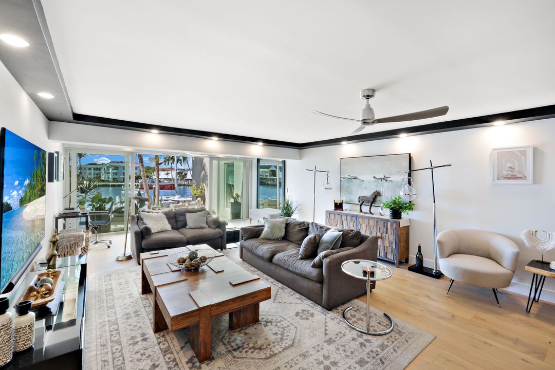 800 River Point Dr #212, Naples, FL 34102