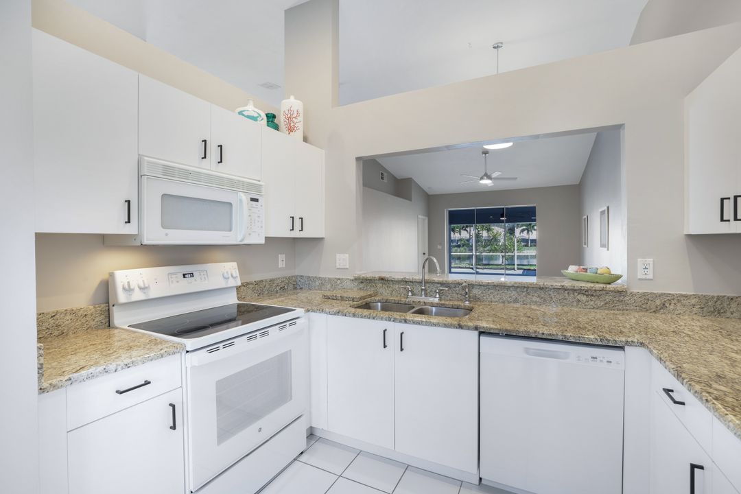 661 Captn Kate Ct, Naples, FL 34110