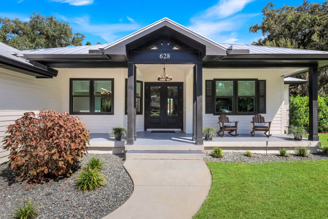 628 Harbor Dr, LaBelle, FL 33935
