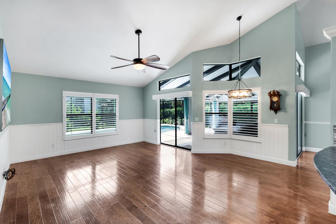 520 Raven Way, Naples, FL 34110