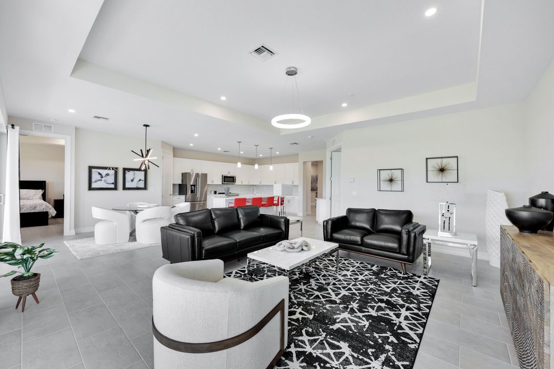 303 Indies Dr E #201, Naples, FL 34114