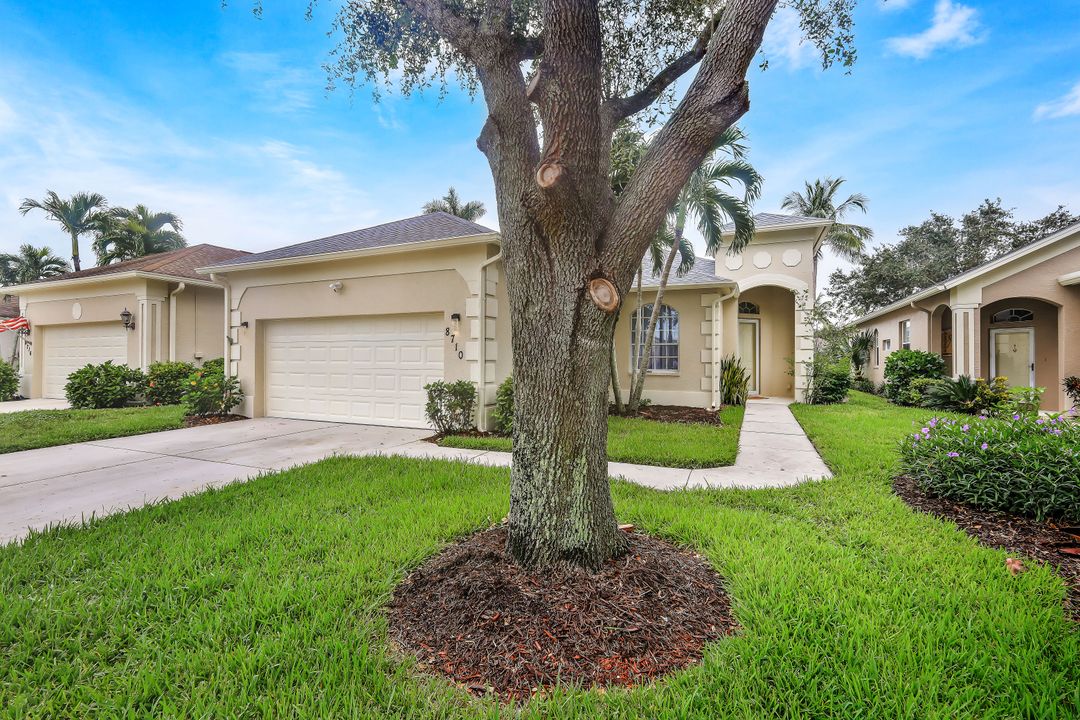 8710 Ibis Cove Cir, Naples, FL 34119