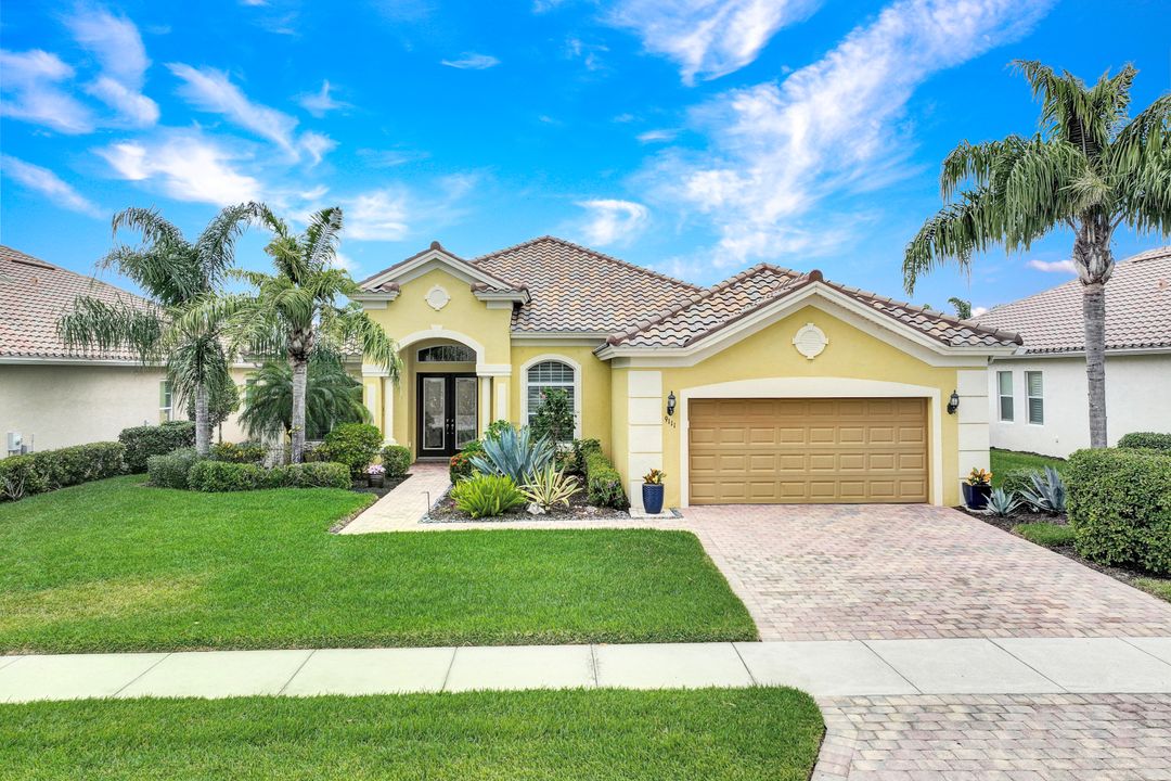 9111 Graphite Cir, Naples, FL 34120