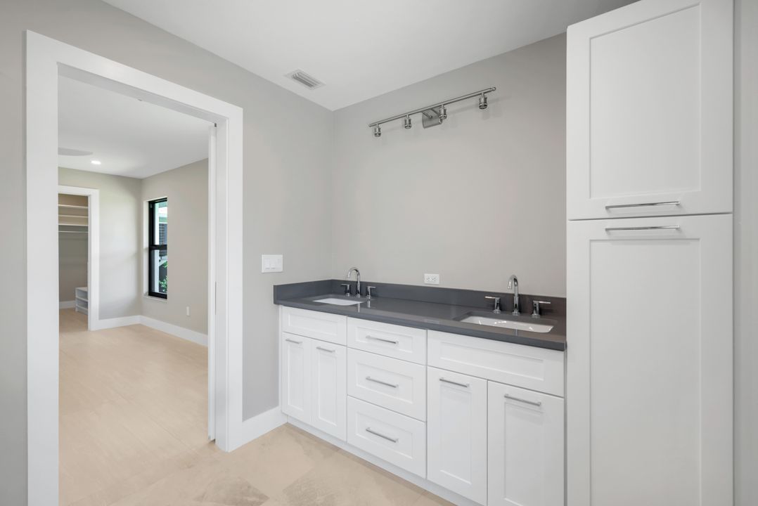 27081 Harbor Dr, Bonita Springs, FL 34135