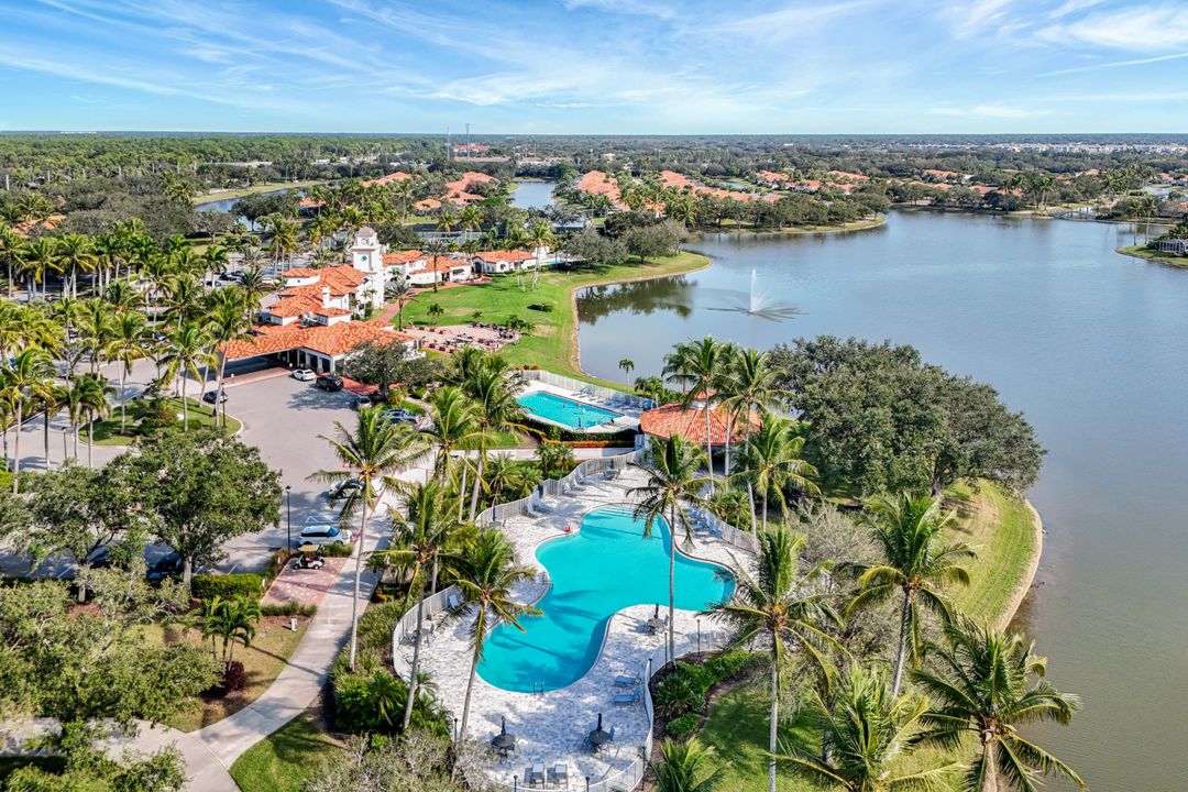 3394 Cerrito Ct, Naples, FL 34109