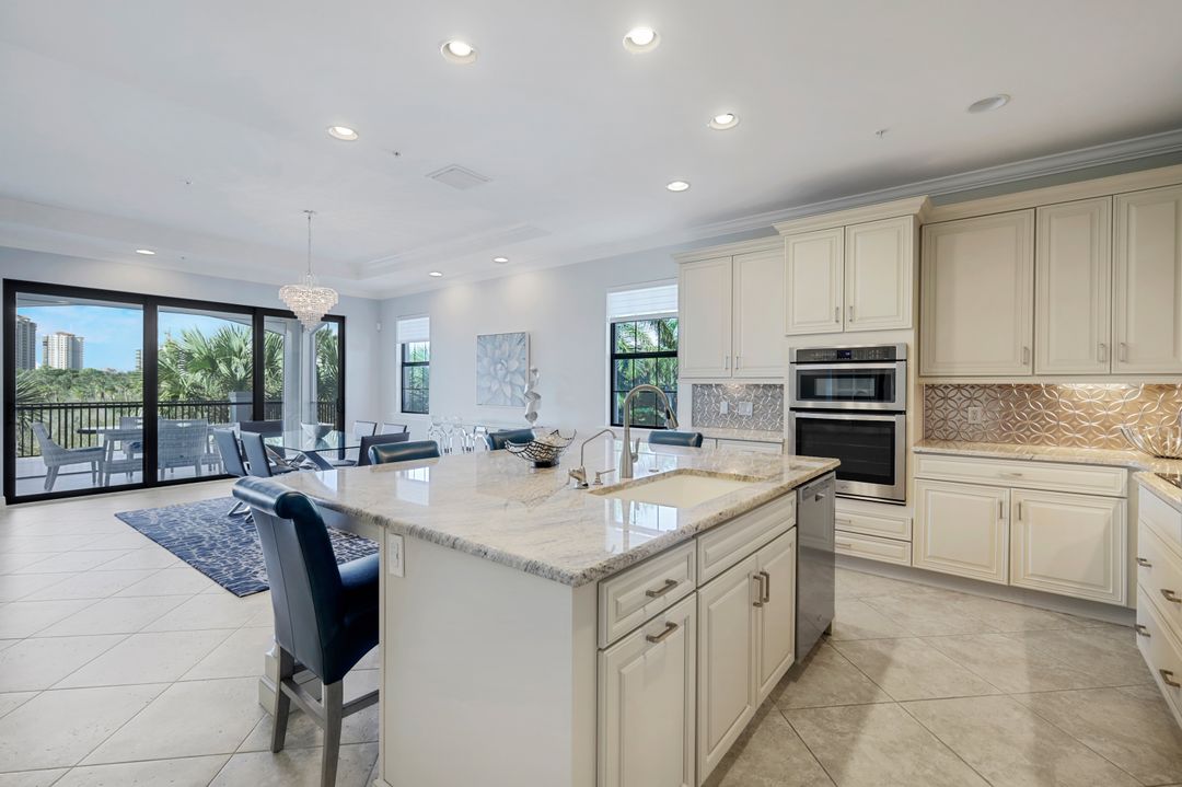 4730 Colony Villas Dr #802, Bonita Springs, FL 34134