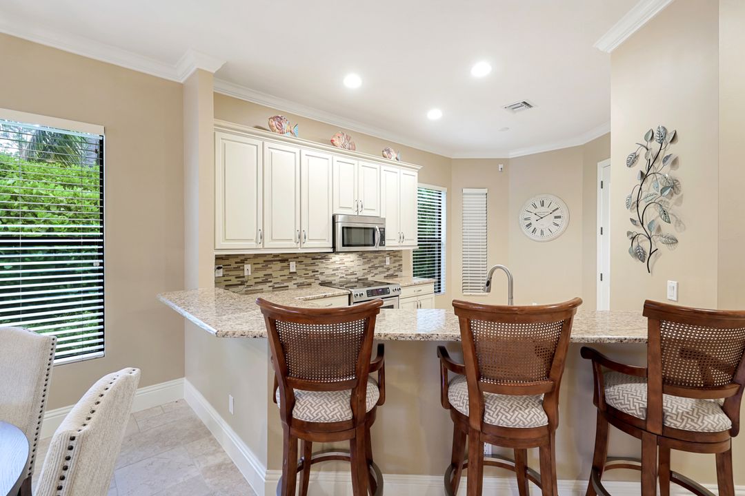 7598 Moorgate Point Way, Naples, FL 34113