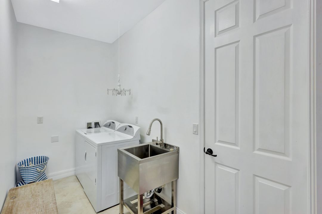 28550 Westmeath Ct, Bonita Springs, FL 34135