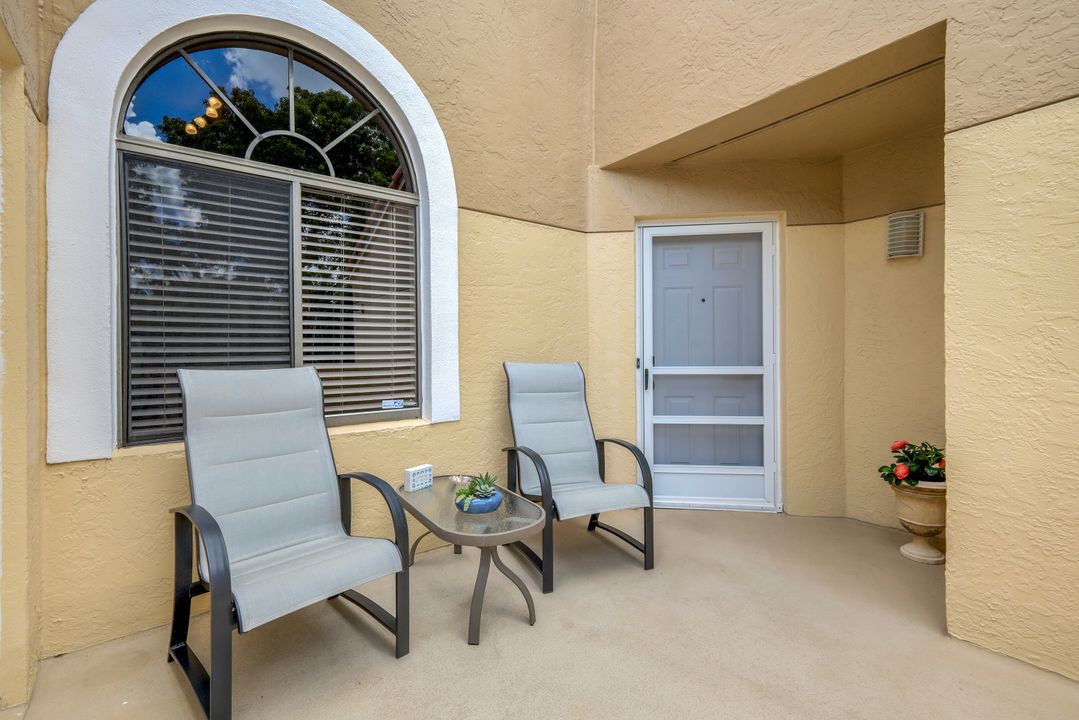637 Beachwalk Cir #E-203, Naples, FL 34108