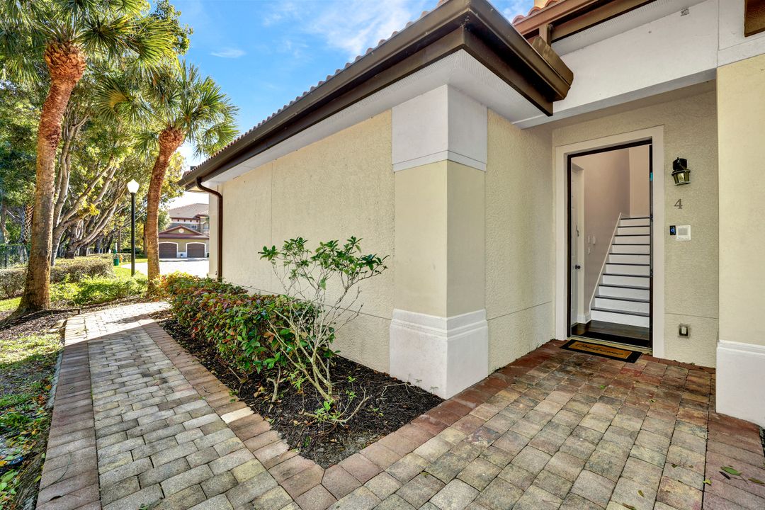 1338 Corso Palermo Ct #4, Naples, FL 34105