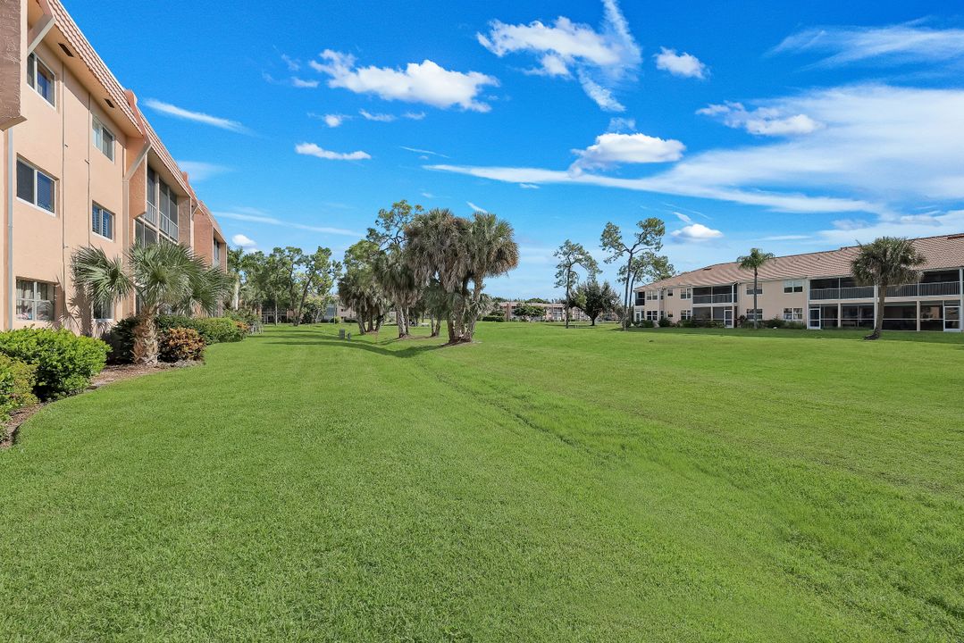 225 Turtle Lake Ct #209, Naples, FL 34105