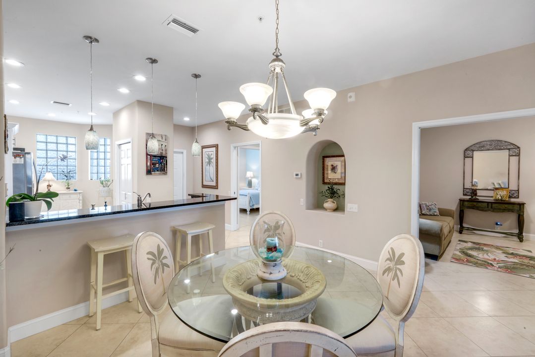 8239 Parkstone Pl #107, Naples, FL 34120