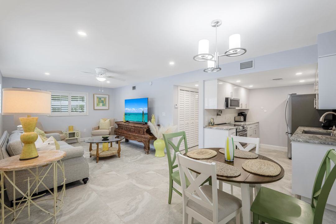 1605 Chesapeake Ave #4, Naples, FL 34102