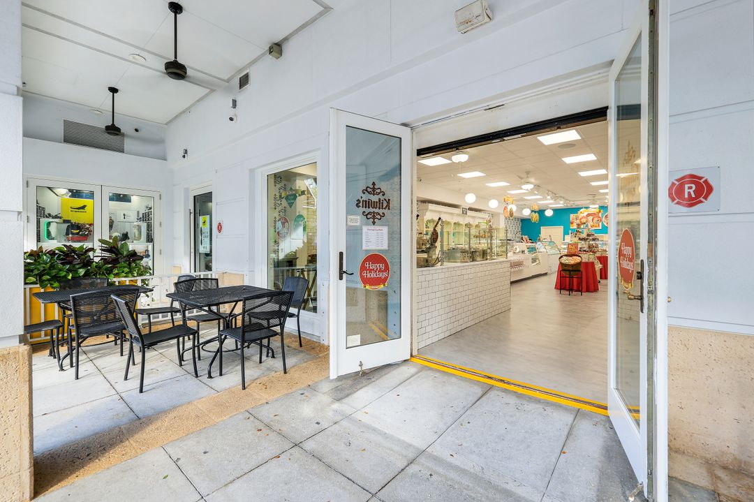 743 5th Ave S, Naples, FL 34102