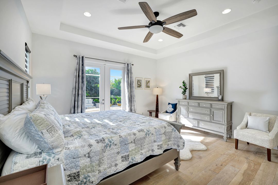 16 Willoughby Dr, Naples, FL 34110