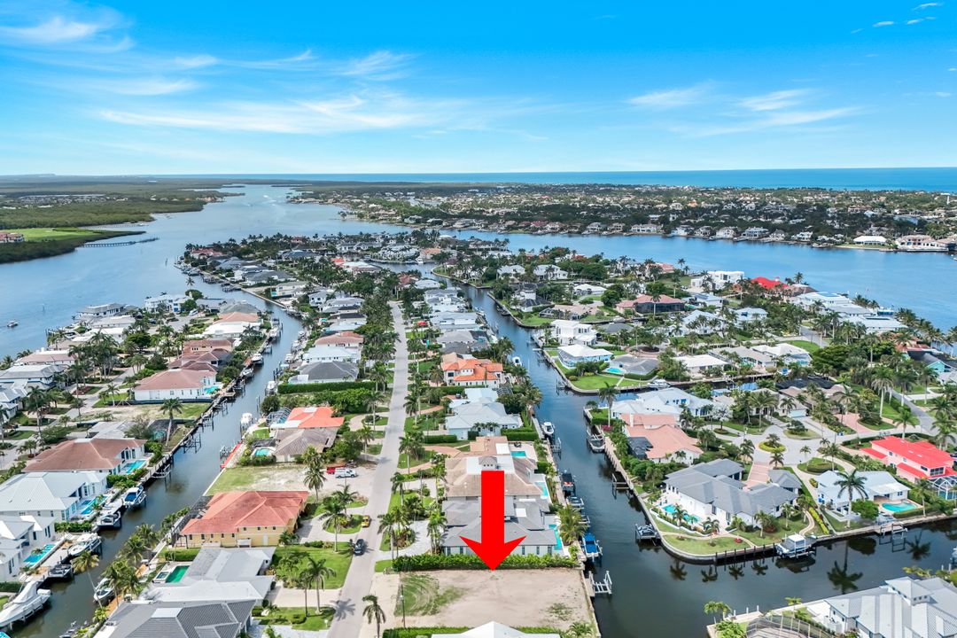2156 Tarpon Rd, Naples, FL 34102