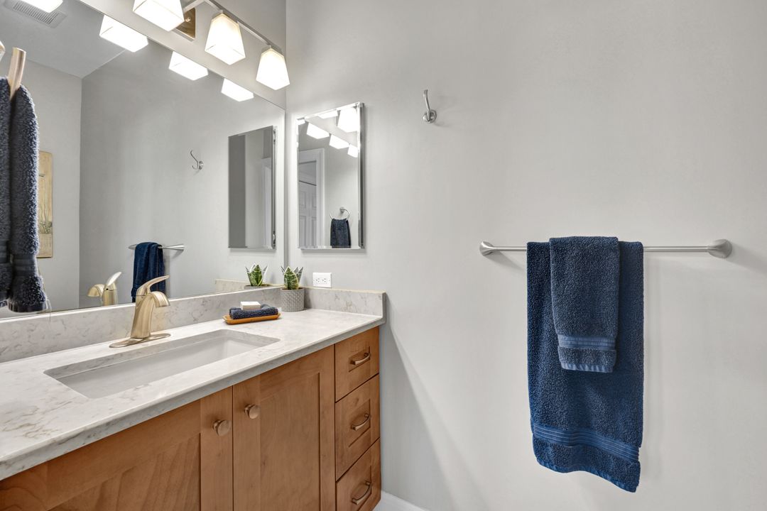 25011 Goldcrest Dr, Bonita Springs, FL 34134