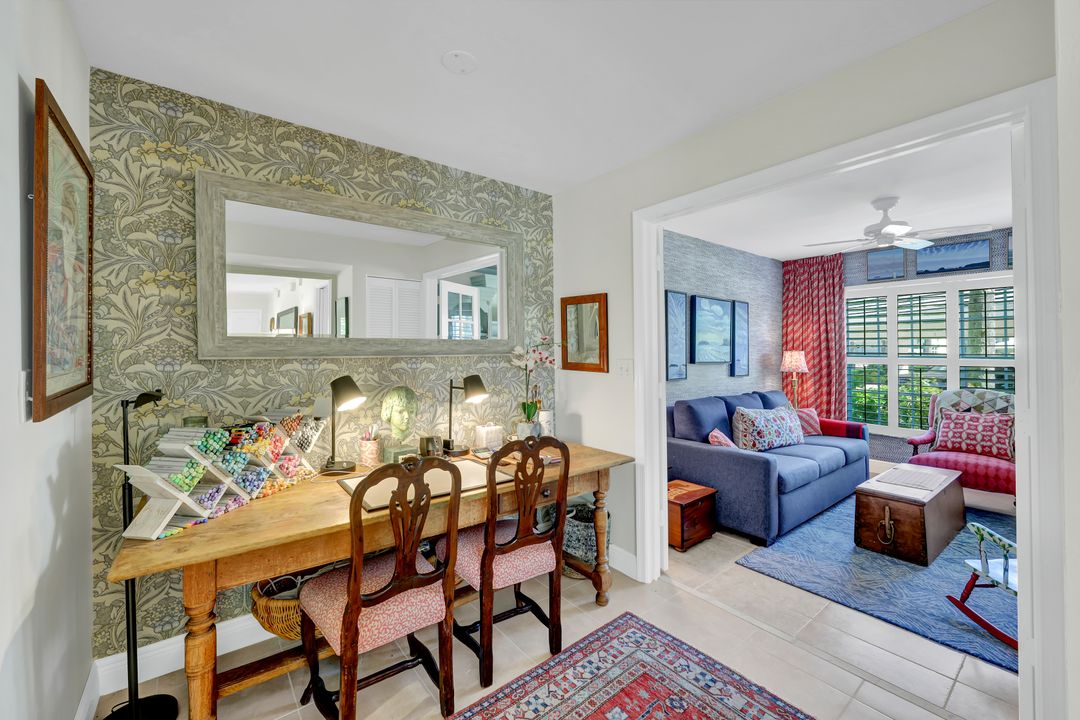 5637 Turtle Bay Dr #17, Naples, FL 34108