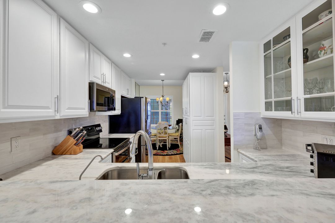 4120 Bayhead Dr #305, Bonita Springs, FL 34134