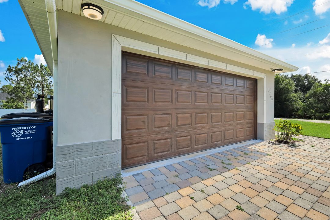 3200 41st St W, Lehigh Acres, FL 33971