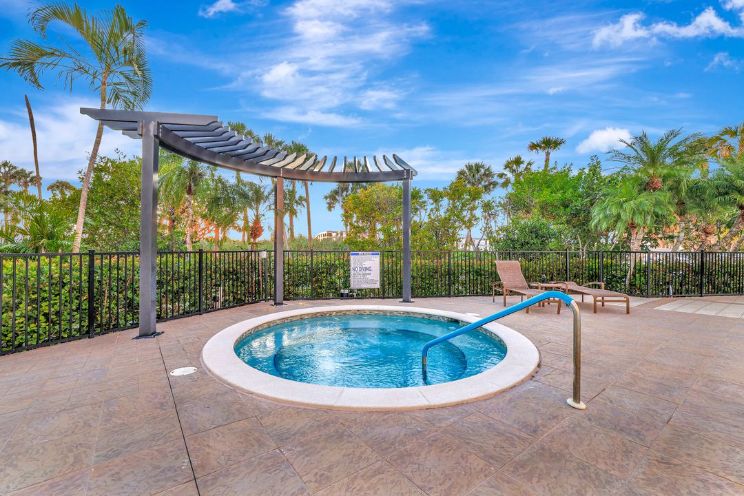 8111 Bay Colony Dr #1102, Naples, FL 34108