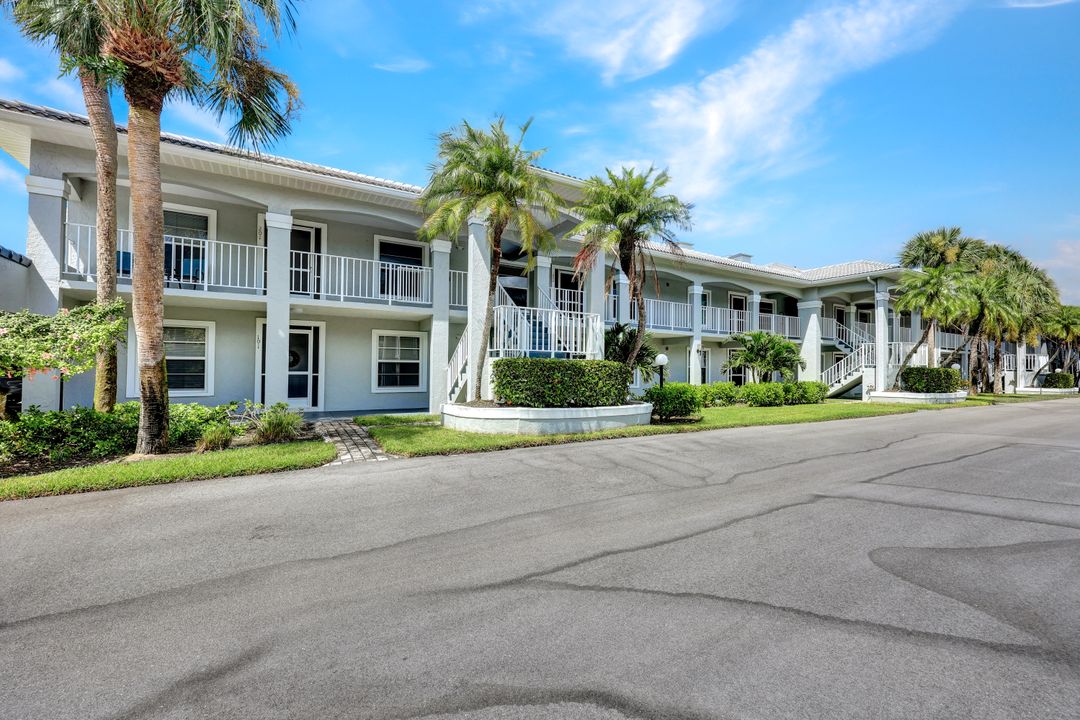 509 Roma Ct #202, Naples, FL 34110