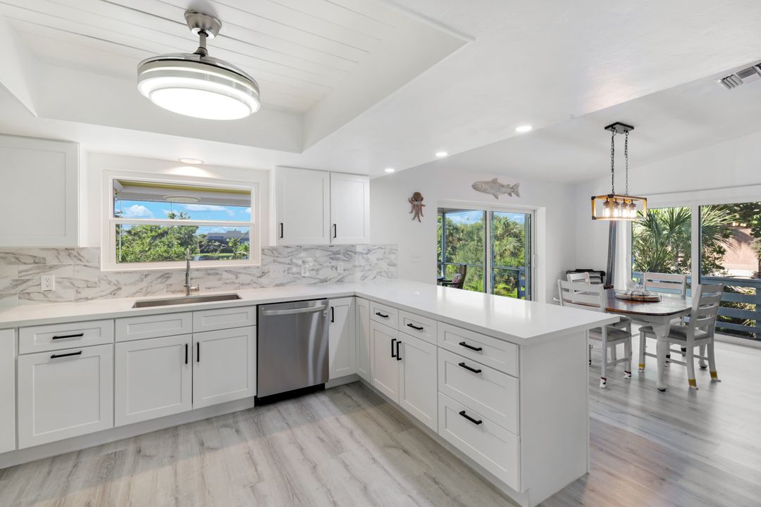 1752 Serenity Ln, Sanibel, FL 33957