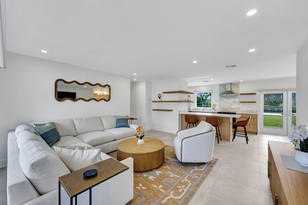 432 Oak Ave, Naples, FL 34108