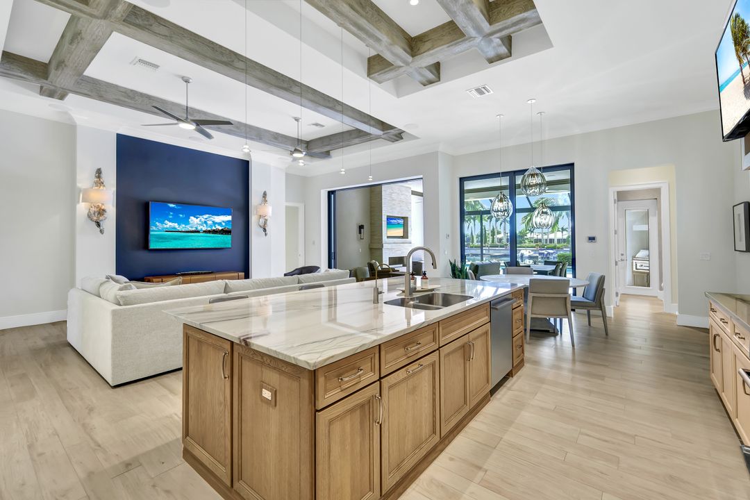 17429 Via Lugano Ct, Miromar Lakes, FL 33913