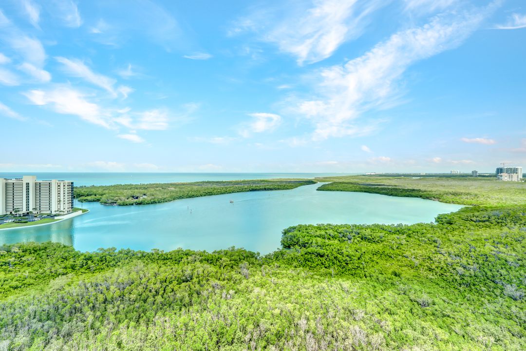 295 Grande Way #1403, Naples, FL 34110