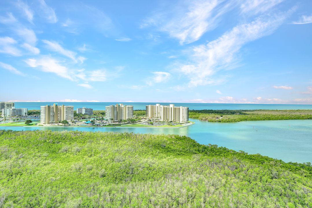 295 Grande Way #1403, Naples, FL 34110