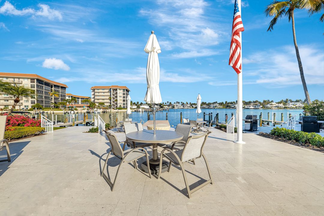 2850 Gulf Shore Blvd N  #201, Naples, FL 34103