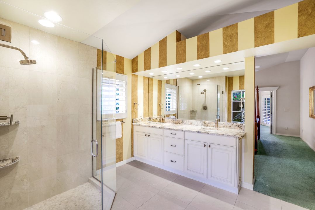 811 Pitch Apple Ln, Naples, FL 34108