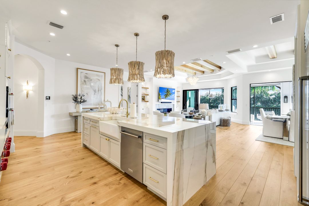 16320 Corsica Way #202, Naples, FL 34110