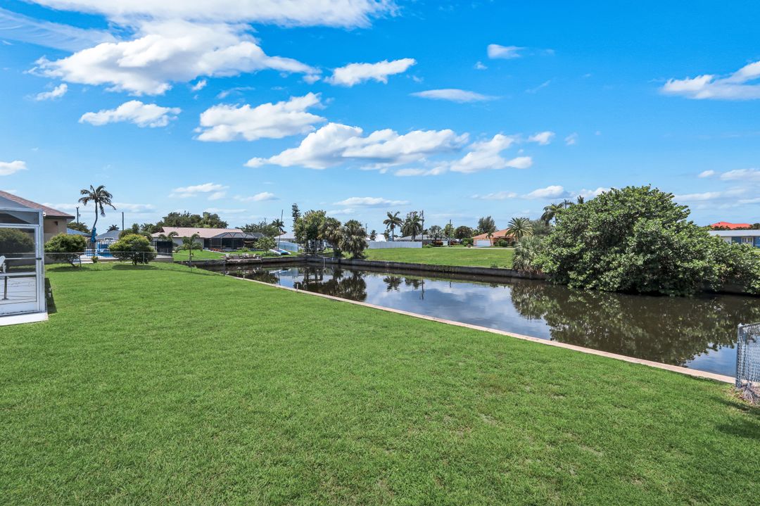 2526 SE 19th Pl, Cape Coral, FL 33904