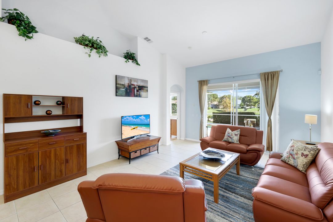 7755 Berkshire Pines Dr, Naples, FL 34104