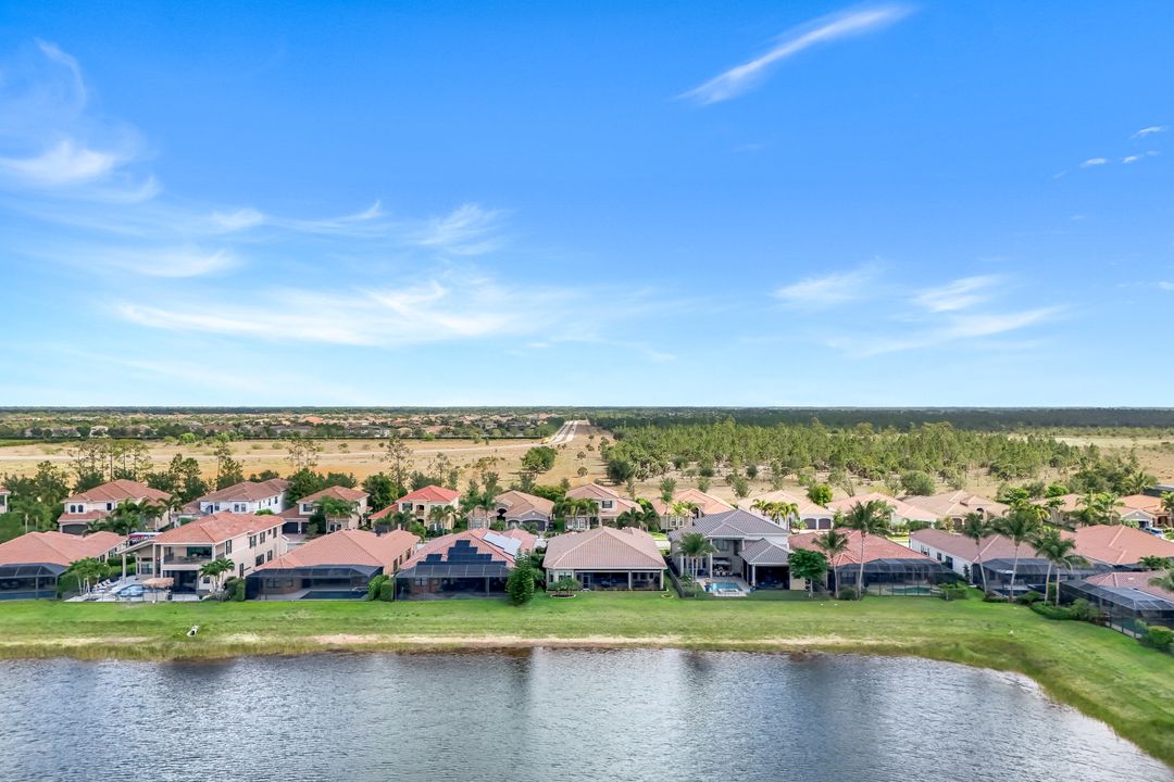 2915 Cinnamon Bay Cir, Naples, FL 34119
