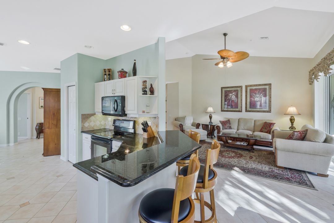 8535 Danbury Blvd #205, Naples, FL 34120